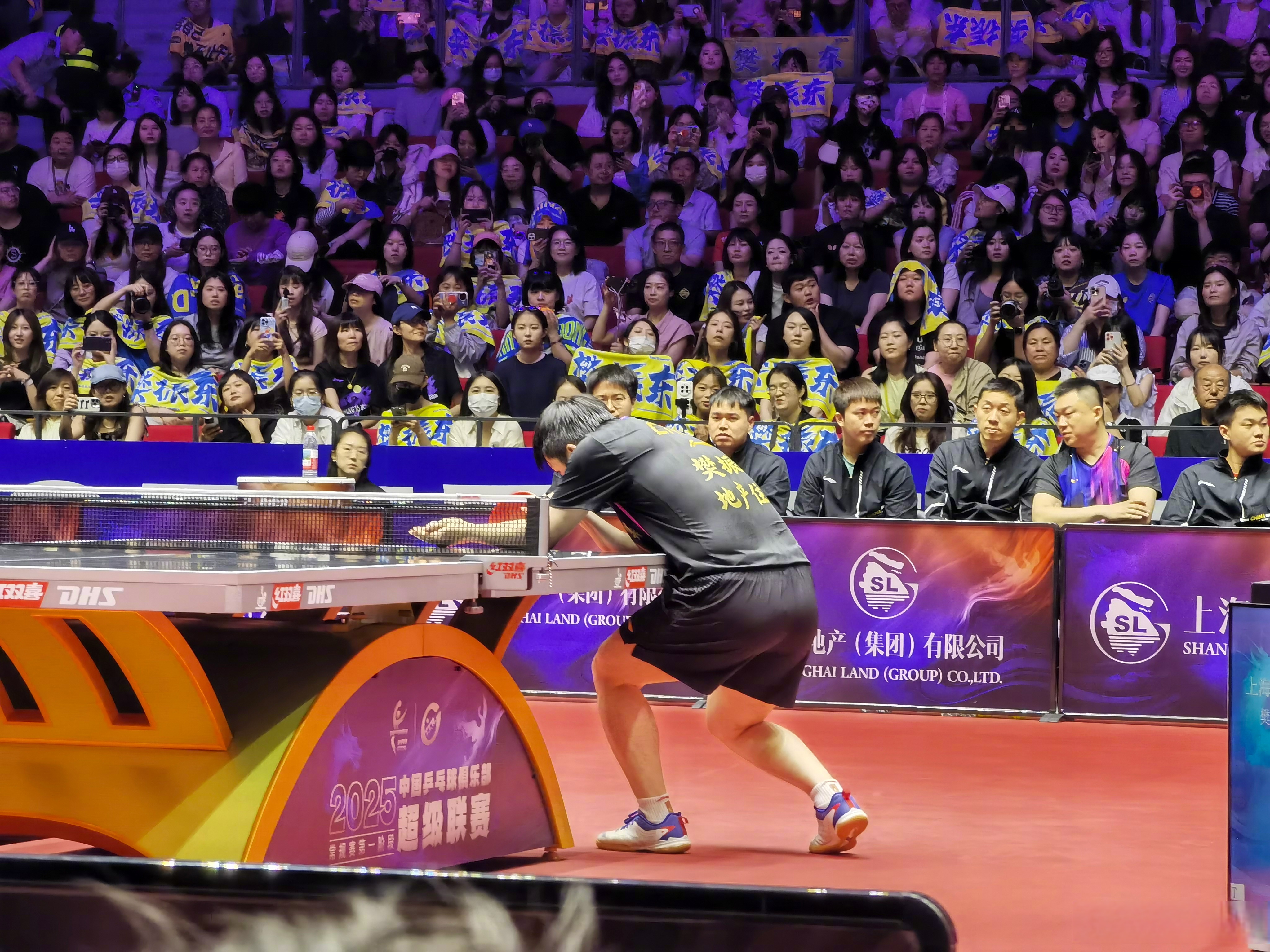 开云体育APP下载-乒乓球惊险逆转取胜，粉丝狂欢不已