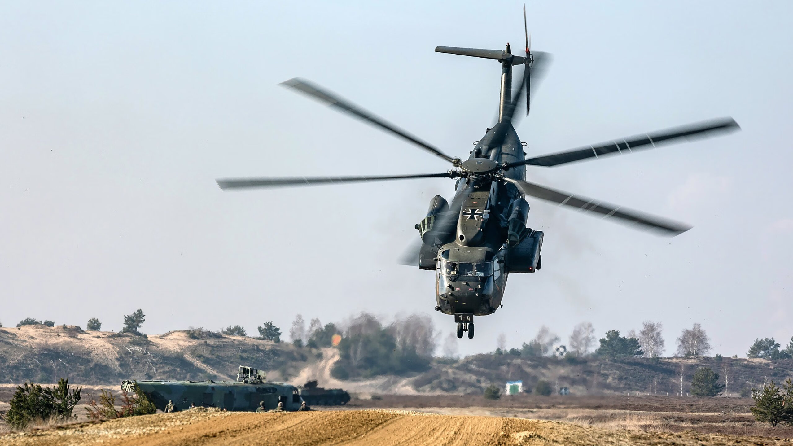 萨内魔力驱动，塞维利亚全面压制阿尔及利亚对手