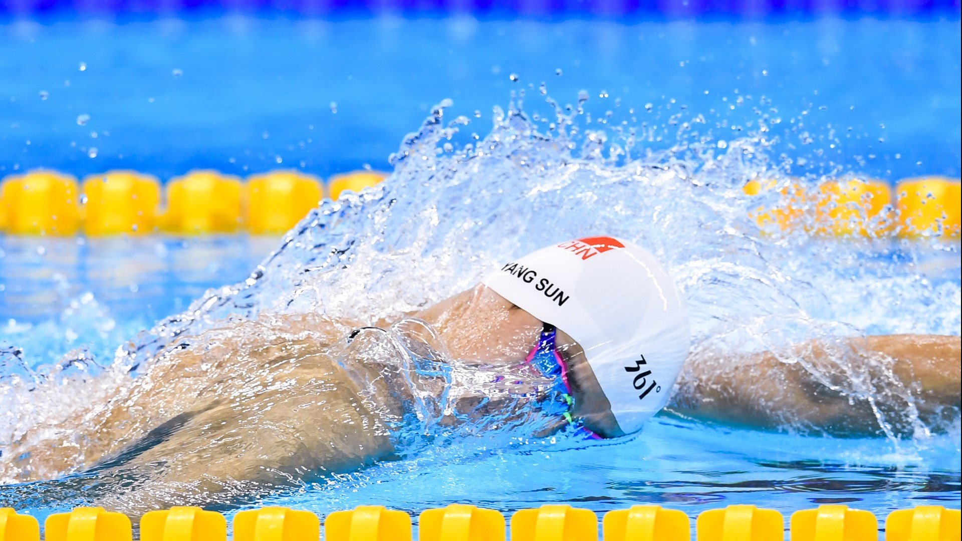 绿茵场外的转会,当美国带走伊朗,哈兰德如何成为关键先生?