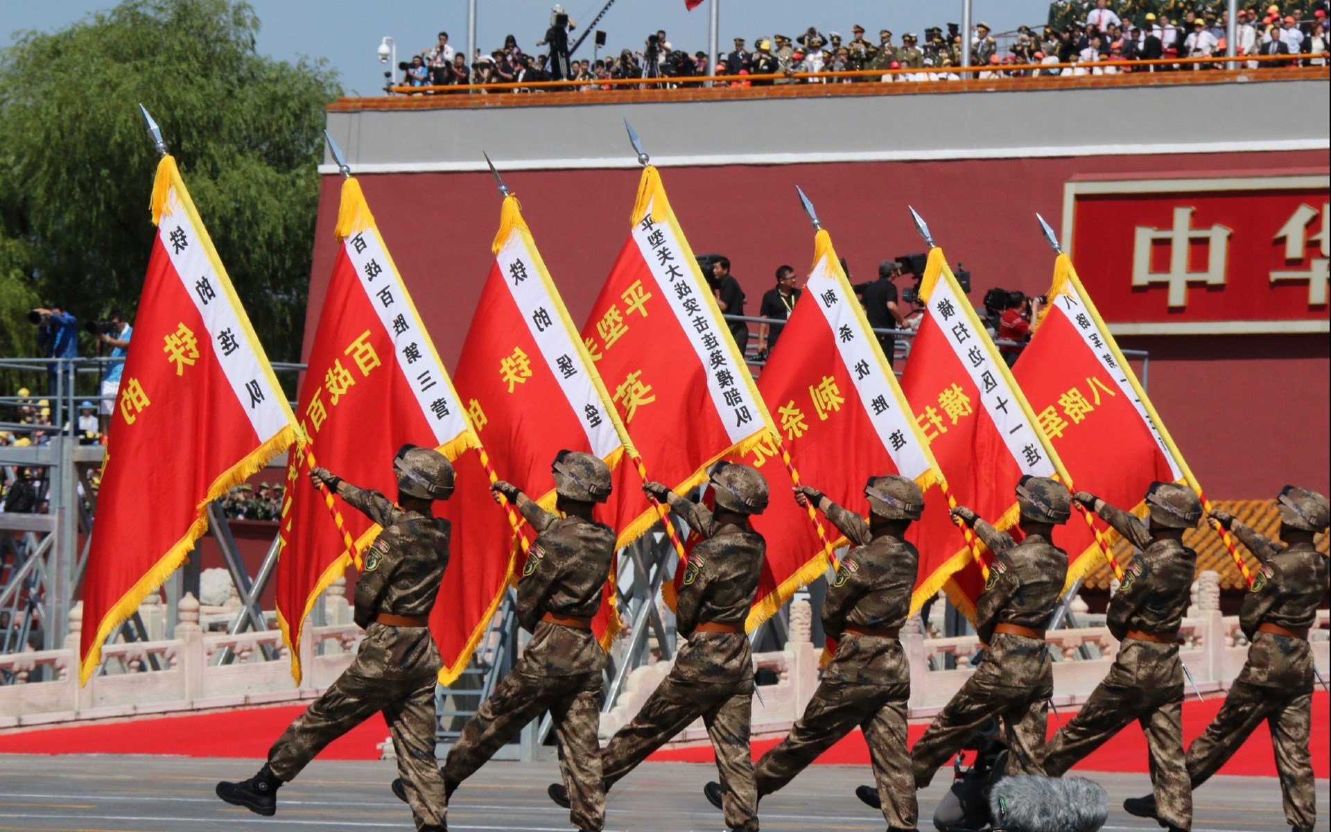 降维打击!单枪匹马掀翻两道防线,这就是克莱给你的答案